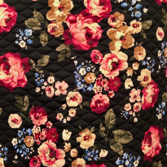 Brat Star | Quilted Floral Scuba Pencil Mini Skirt - Picture 2 of 4